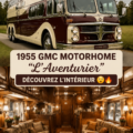 Vue intérieure du GMC motorhome Peacemaker de 1955 avec son design vintage.